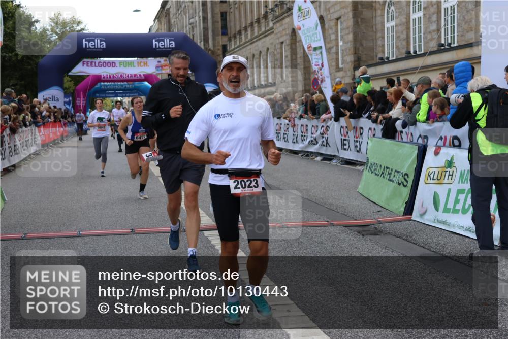 06.09.2026 - CURREX Alsterlauf Strokosch-Dieckow http://msf.ph/oto/10130443 06.09.2026 09:51:35 Ziel 2023, 3286, 3733, 4210, 4985, 4987, 5027, 5230, 5525, 5596, 5814, 5847, 6411, 6490, 8085 meine-sportfotos.de