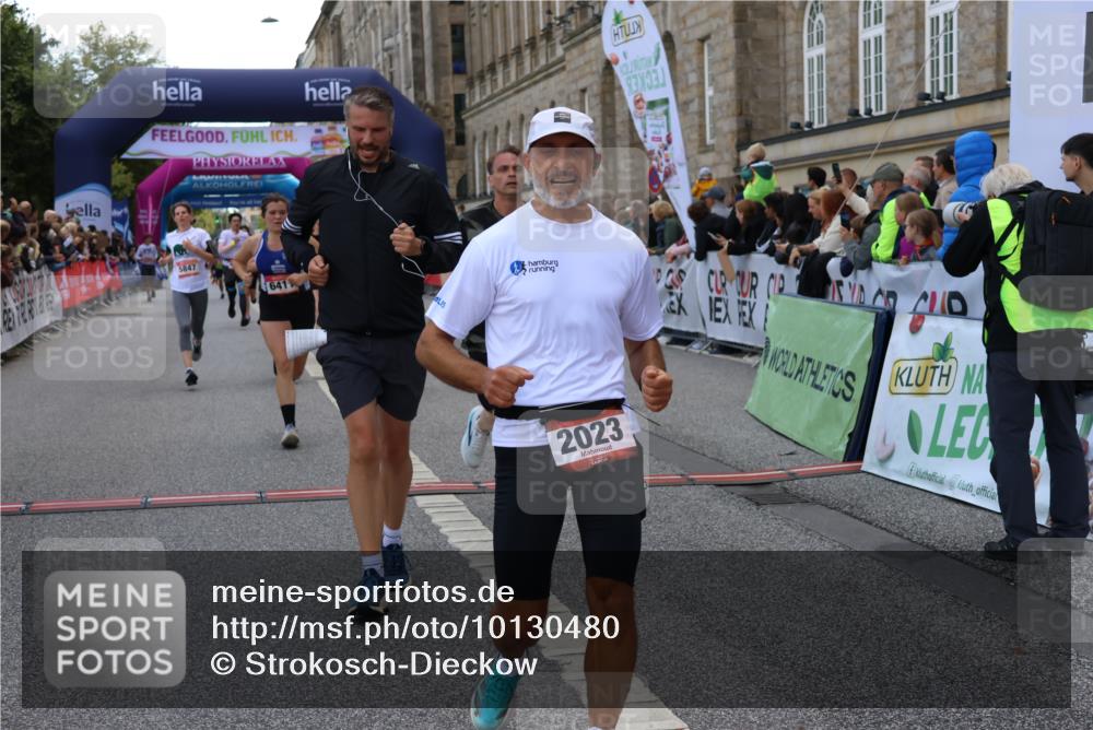 06.09.2026 - CURREX Alsterlauf Strokosch-Dieckow http://msf.ph/oto/10130480 06.09.2026 09:51:35 Ziel 2023, 3286, 3733, 4210, 4985, 4987, 5027, 5230, 5525, 5596, 5814, 5847, 6411, 6490, 8085 meine-sportfotos.de