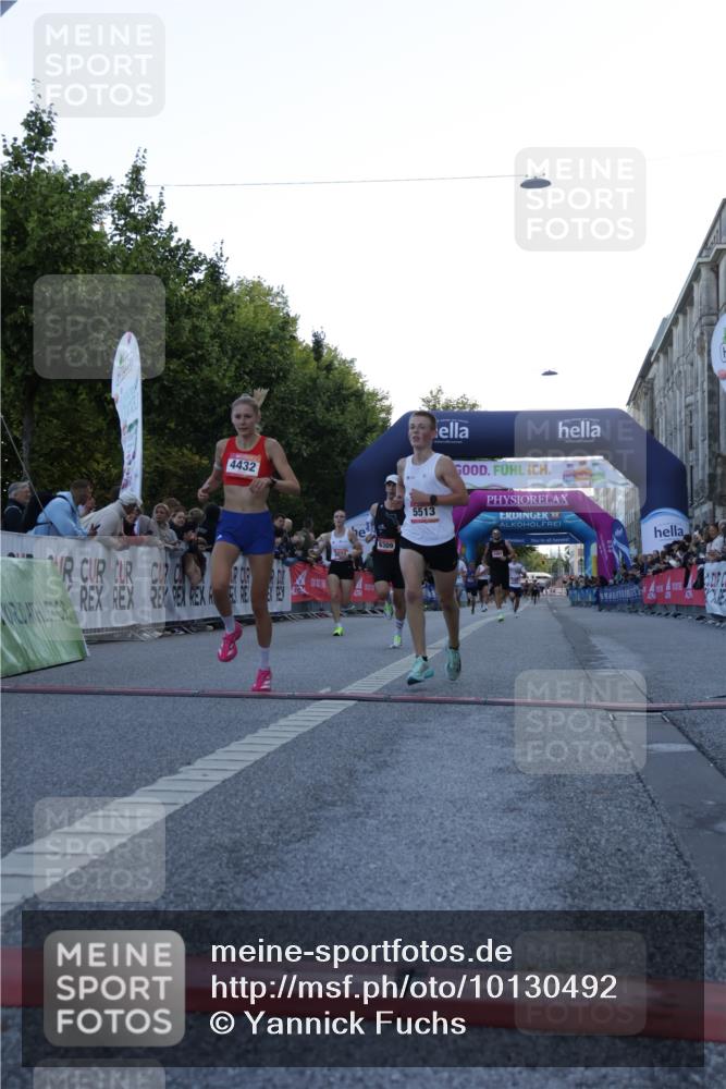 06.09.2026 - CURREX Alsterlauf Yannick Fuchs http://msf.ph/oto/10130492 06.09.2026 09:38:14 Ziel 3866, 4432, 5513, 5658, 6003, 6309, 8024 meine-sportfotos.de