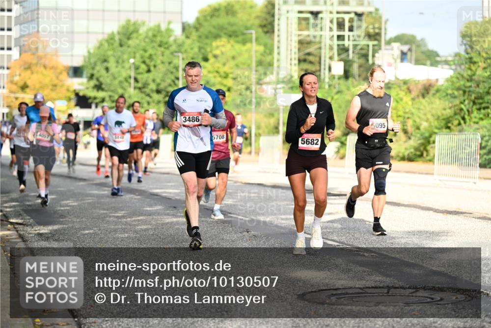 06.09.2026 - CURREX Alsterlauf Dr. Thomas Lammeyer http://msf.ph/oto/10130507 06.09.2026 09:52:58 Laufen 4057, 3848, 3486, 5708, 5682, 5095 meine-sportfotos.de