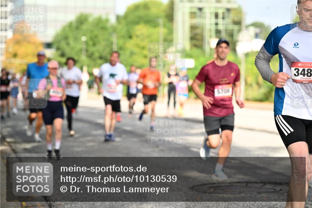06.09.2026 - CURREX Alsterlauf Dr. Thomas Lammeyer http://msf.ph/oto/10130539 06.09.2026 09:53:01 Laufen 570, 348 meine-sportfotos.de