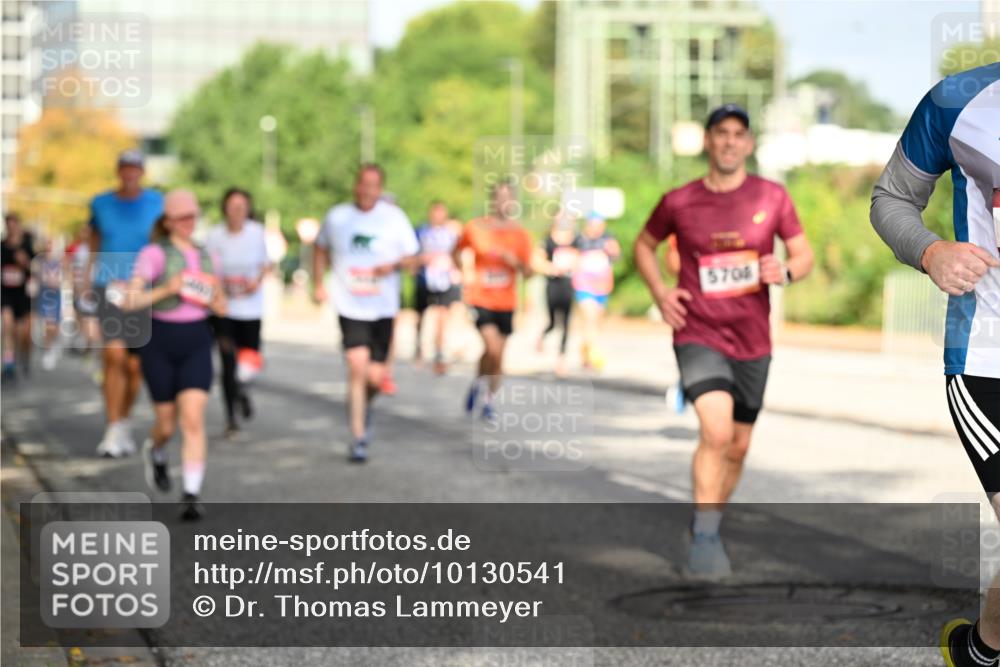 06.09.2026 - CURREX Alsterlauf Dr. Thomas Lammeyer http://msf.ph/oto/10130541 06.09.2026 09:53:01 Laufen 5708 meine-sportfotos.de