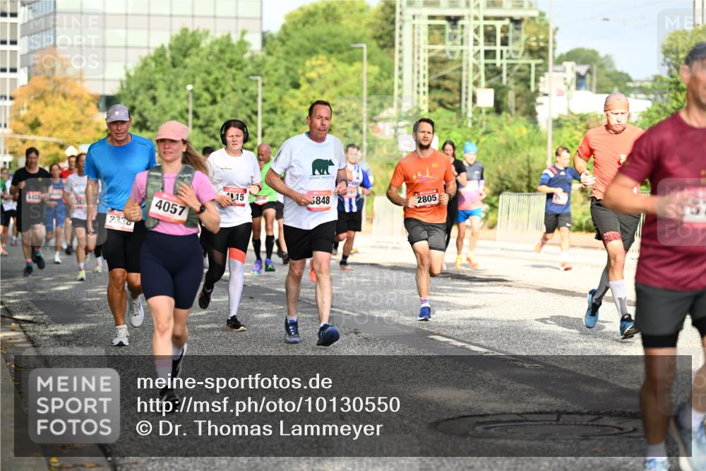 06.09.2026 - CURREX Alsterlauf Dr. Thomas Lammeyer http://msf.ph/oto/10130550 06.09.2026 09:53:02 Laufen 4422, 2330, 4057, 15, 5848, 2805, 57 meine-sportfotos.de