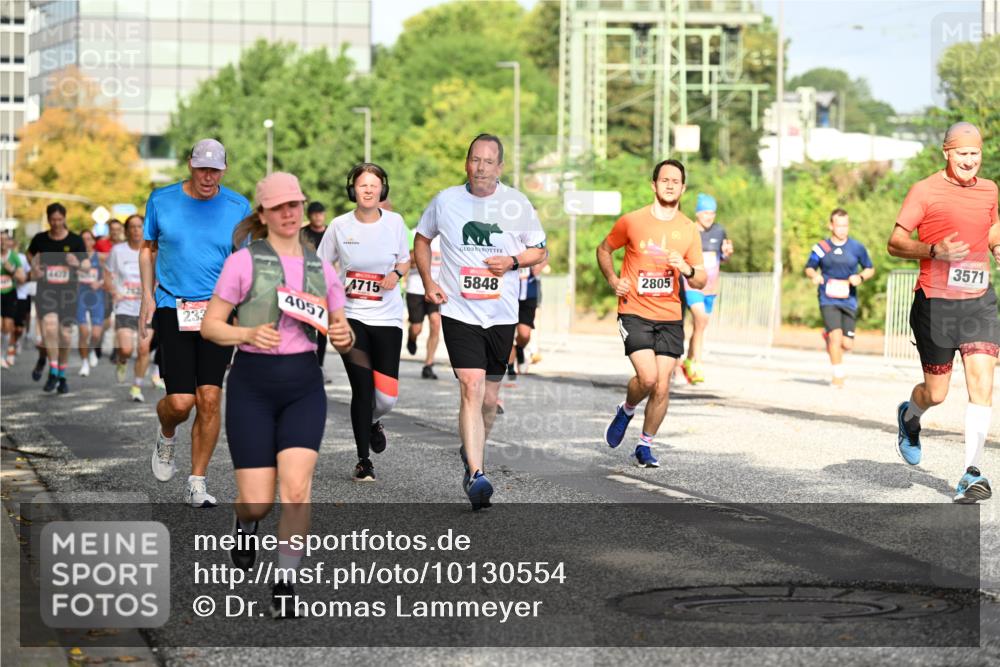 06.09.2026 - CURREX Alsterlauf Dr. Thomas Lammeyer http://msf.ph/oto/10130554 06.09.2026 09:53:03 Laufen 6422, 233, 4057, 4715, 5848, 2805, 3571 meine-sportfotos.de