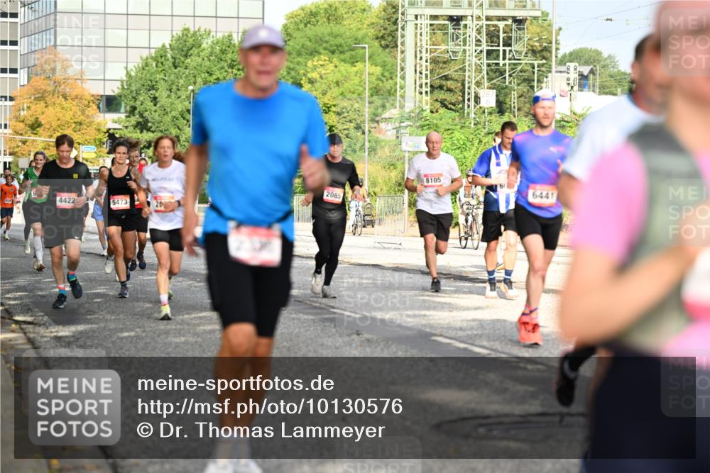 06.09.2026 - CURREX Alsterlauf Dr. Thomas Lammeyer http://msf.ph/oto/10130576 06.09.2026 09:53:05 Laufen 4422, 5473, 2085, 8105, 6441 meine-sportfotos.de