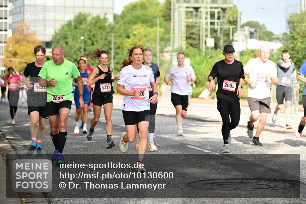 06.09.2026 - CURREX Alsterlauf Dr. Thomas Lammeyer http://msf.ph/oto/10130600 06.09.2026 09:53:08 Laufen 4422, 2085, 8105, 2806, 5473, 20, 20 meine-sportfotos.de