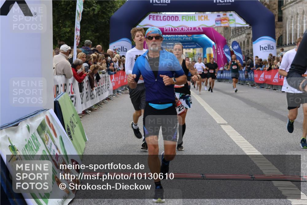 06.09.2026 - CURREX Alsterlauf Strokosch-Dieckow http://msf.ph/oto/10130610 06.09.2026 09:51:46 Ziel 2542, 3465, 4210, 4267, 4268, 4427, 4729, 4985, 5525, 6023, 6405, 6453, 8332 meine-sportfotos.de