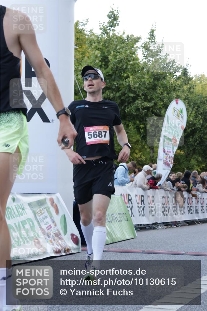 06.09.2026 - CURREX Alsterlauf Yannick Fuchs http://msf.ph/oto/10130615 06.09.2026 09:38:26 Ziel 2378, 4160, 4614, 4983, 5687, 5727, 6101, 6133 meine-sportfotos.de