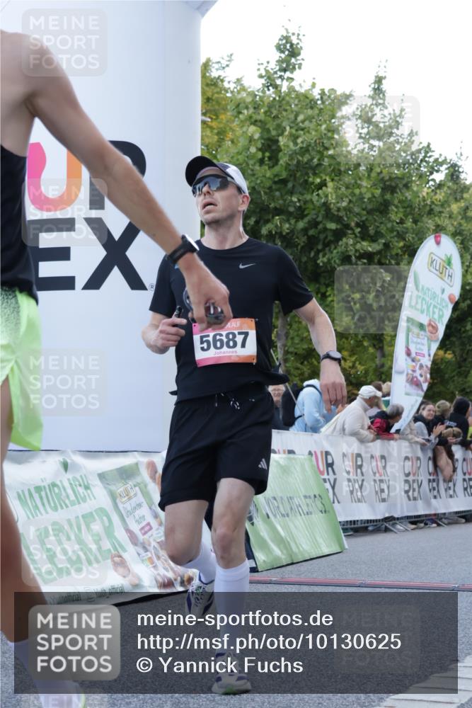 06.09.2026 - CURREX Alsterlauf Yannick Fuchs http://msf.ph/oto/10130625 06.09.2026 09:38:26 Ziel 2378, 4160, 4614, 4983, 5687, 5727, 6101, 6133 meine-sportfotos.de