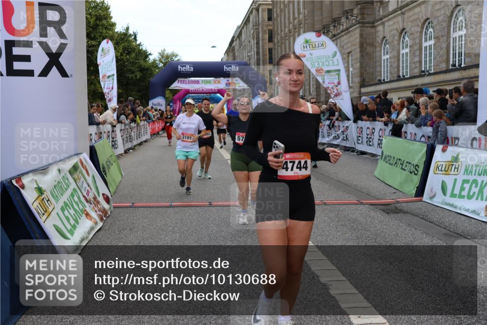 06.09.2026 - CURREX Alsterlauf Strokosch-Dieckow http://msf.ph/oto/10130688 06.09.2026 10:04:41 Ziel 2074, 2121, 2203, 2357, 2583, 2658, 2957, 2988, 2991, 2993, 3004, 3005, 3101, 3451, 3807, 4052, 4181, 4431, 4516, 4744, 4874, 5071, 5275, 5503, 5504, 5566, 5576, 5644, 5767, 6063, 8237 meine-sportfotos.de