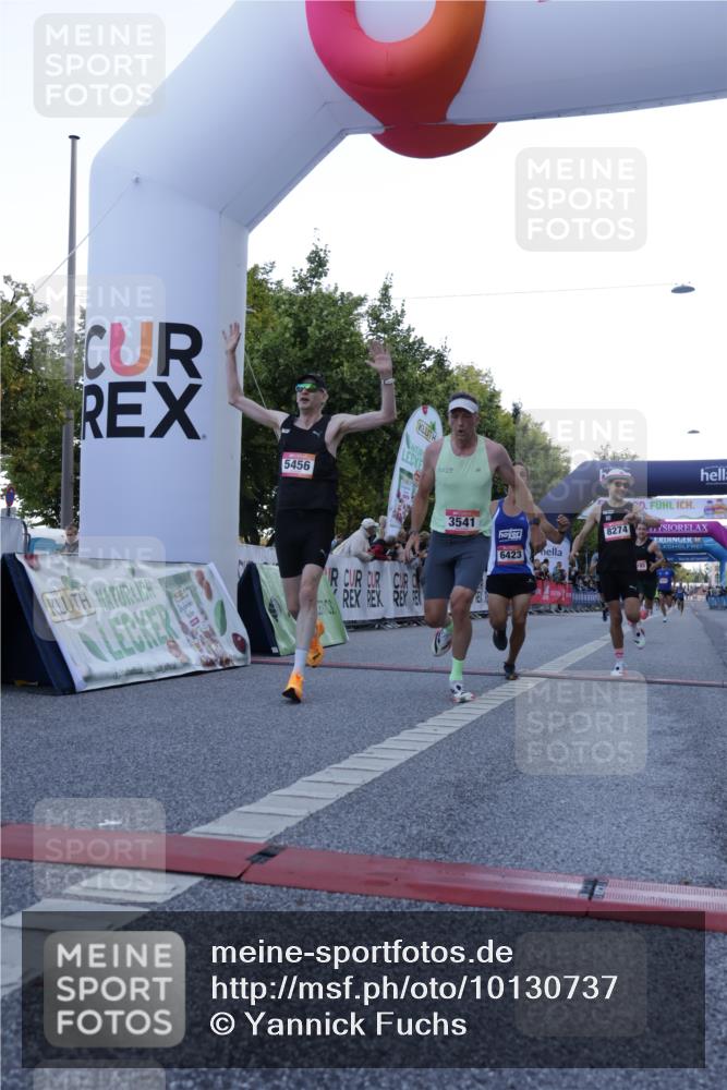 06.09.2026 - CURREX Alsterlauf Yannick Fuchs http://msf.ph/oto/10130737 06.09.2026 09:38:32 Ziel 2214, 3541, 4614, 5193, 5456, 5619, 5687, 6101, 6423, 8274 meine-sportfotos.de