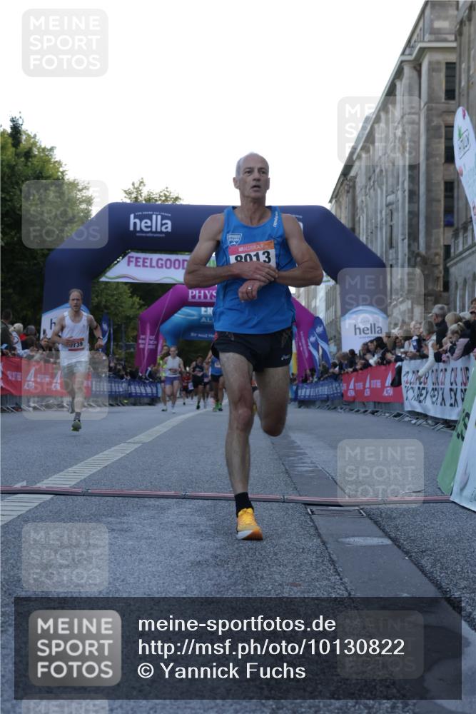 06.09.2026 - CURREX Alsterlauf Yannick Fuchs http://msf.ph/oto/10130822 06.09.2026 09:38:42 Ziel 2214, 2326, 3817, 5193, 5619, 5739, 6260, 8013 meine-sportfotos.de