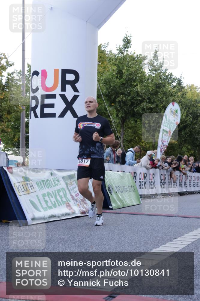 06.09.2026 - CURREX Alsterlauf Yannick Fuchs http://msf.ph/oto/10130841 06.09.2026 09:38:44 Ziel 2214, 2326, 3817, 5469, 5739, 6260, 8010, 8013 meine-sportfotos.de