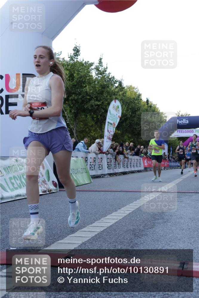 06.09.2026 - CURREX Alsterlauf Yannick Fuchs http://msf.ph/oto/10130891 06.09.2026 09:38:48 Ziel 2371, 3817, 5469, 5739, 5971, 6260, 6284, 8010, 8013 meine-sportfotos.de
