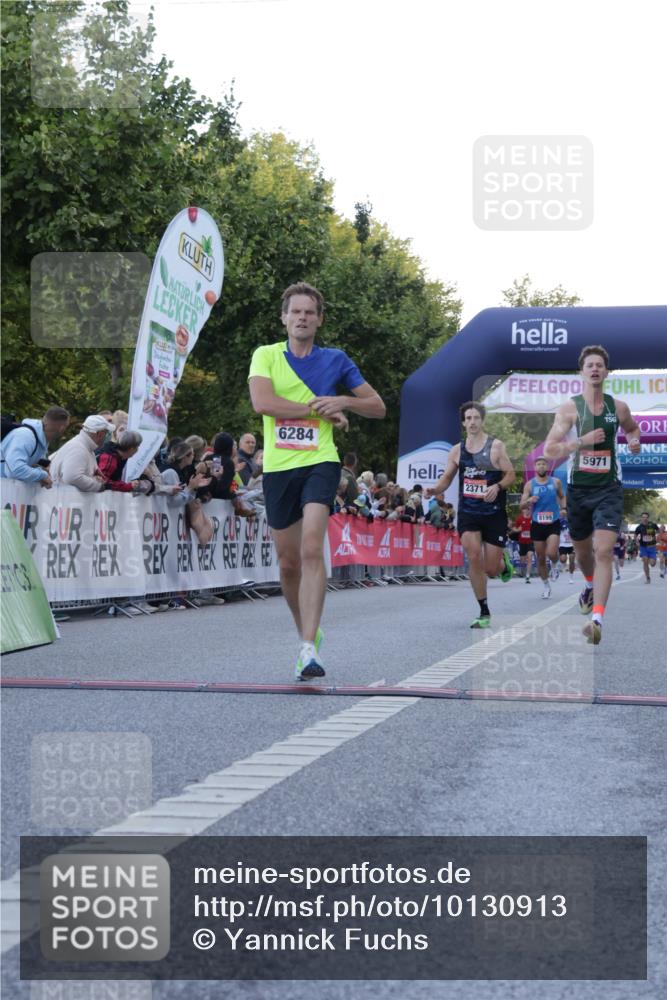 06.09.2026 - CURREX Alsterlauf Yannick Fuchs http://msf.ph/oto/10130913 06.09.2026 09:38:50 Ziel 2371, 3817, 5469, 5739, 5971, 6284, 8010, 8013, 8199 meine-sportfotos.de