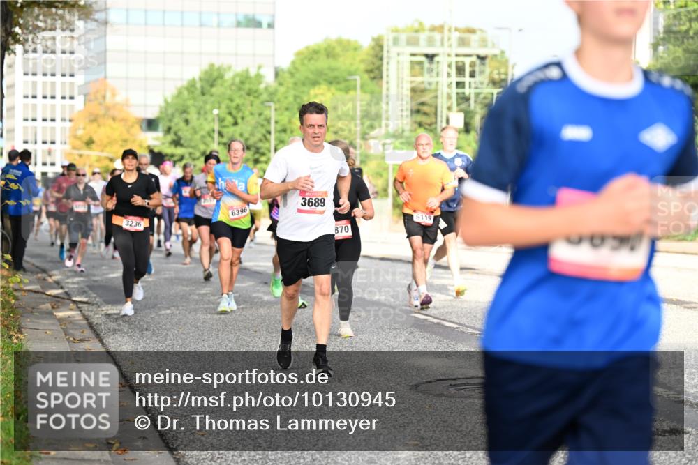 06.09.2026 - CURREX Alsterlauf Dr. Thomas Lammeyer http://msf.ph/oto/10130945 06.09.2026 09:53:45 Laufen 3236, 6396, 3689, 870, 6119 meine-sportfotos.de
