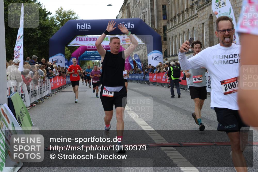 06.09.2026 - CURREX Alsterlauf Strokosch-Dieckow http://msf.ph/oto/10130979 06.09.2026 09:51:58 Ziel 2002, 2719, 3041, 3202, 4200, 4332, 4333, 4667, 4742, 4845, 5621, 5862, 5882, 6023, 6092, 6206, 8280 meine-sportfotos.de