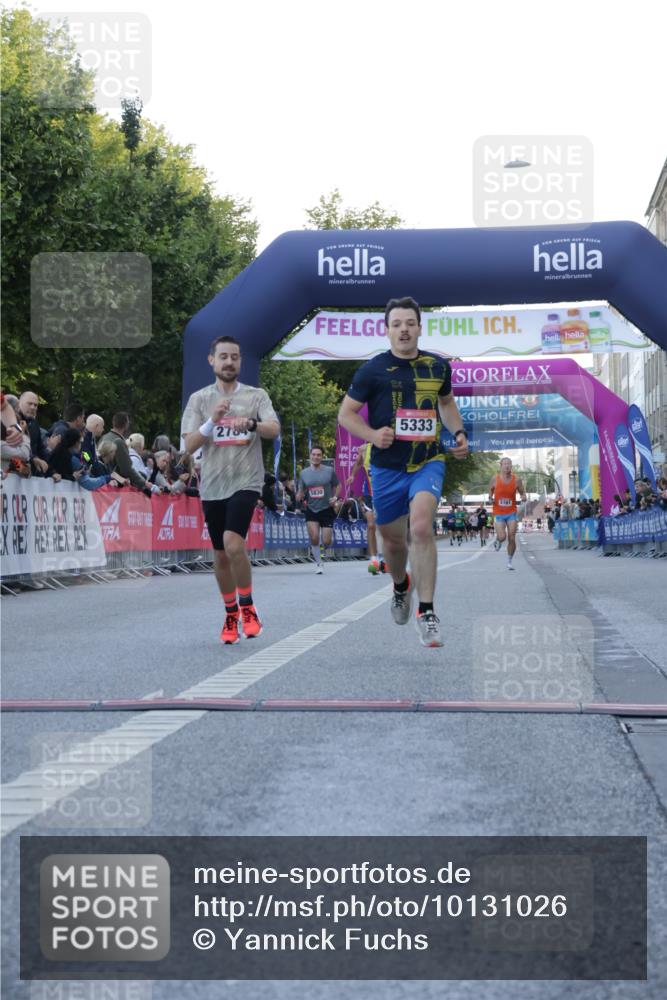 06.09.2026 - CURREX Alsterlauf Yannick Fuchs http://msf.ph/oto/10131026 06.09.2026 09:38:56 Ziel 2371, 2784, 5333, 5692, 5971, 6284, 6370, 8010, 8199 meine-sportfotos.de