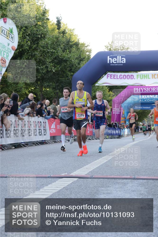 06.09.2026 - CURREX Alsterlauf Yannick Fuchs http://msf.ph/oto/10131093 06.09.2026 09:38:59 Ziel 2371, 2379, 2784, 4164, 5161, 5333, 5692, 5830, 5971, 6370, 8199 meine-sportfotos.de