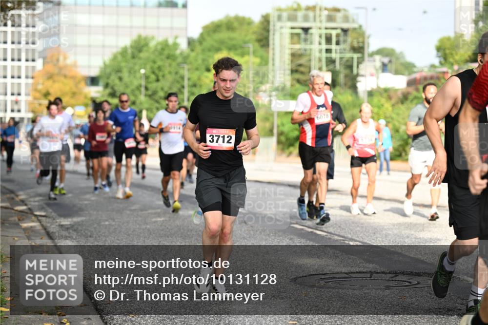 06.09.2026 - CURREX Alsterlauf Dr. Thomas Lammeyer http://msf.ph/oto/10131128 06.09.2026 09:54:06 Laufen 3712, 6078 meine-sportfotos.de