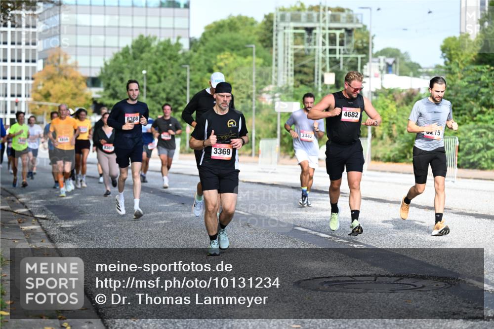 06.09.2026 - CURREX Alsterlauf Dr. Thomas Lammeyer http://msf.ph/oto/10131234 06.09.2026 09:54:22 Laufen 4850, 3307, 8308, 3369, 3442, 4682, 215 meine-sportfotos.de