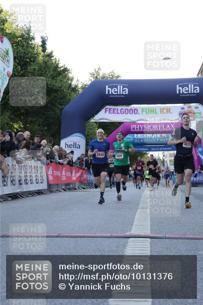 06.09.2026 - CURREX Alsterlauf Yannick Fuchs http://msf.ph/oto/10131376 06.09.2026 09:39:17 Ziel 2948, 4074, 5685 meine-sportfotos.de