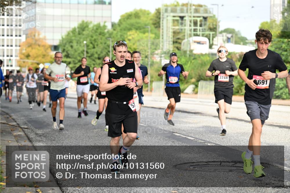 06.09.2026 - CURREX Alsterlauf Dr. Thomas Lammeyer http://msf.ph/oto/10131560 06.09.2026 09:54:54 Laufen 6858, 2, 57, 04, 3743, 3744, 691 meine-sportfotos.de