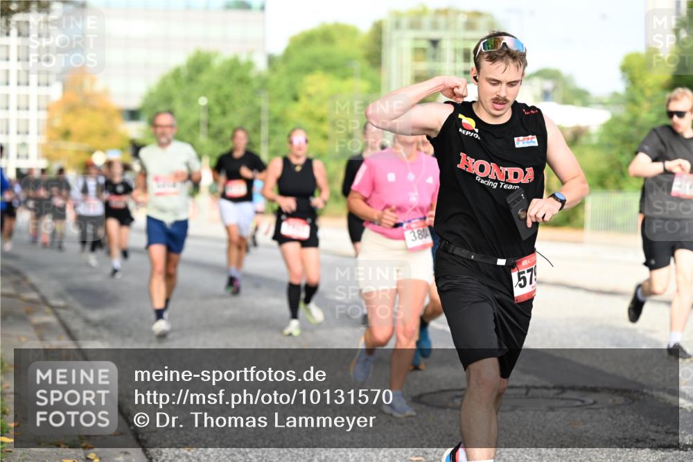 06.09.2026 - CURREX Alsterlauf Dr. Thomas Lammeyer http://msf.ph/oto/10131570 06.09.2026 09:54:56 Laufen 380, 57 meine-sportfotos.de