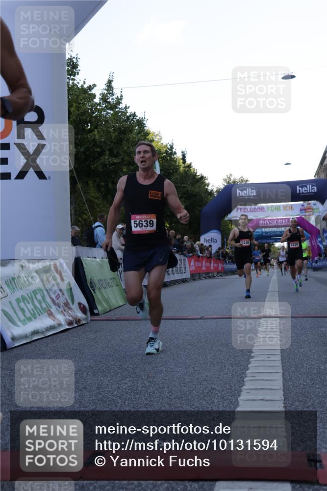 06.09.2026 - CURREX Alsterlauf Yannick Fuchs http://msf.ph/oto/10131594 06.09.2026 09:39:25 Ziel 2739, 2948, 3270, 3759, 3972, 4074, 4698, 4866, 5246, 5639, 5685, 5967 meine-sportfotos.de