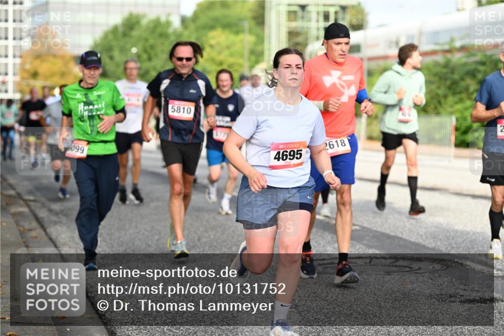 06.09.2026 - CURREX Alsterlauf Dr. Thomas Lammeyer http://msf.ph/oto/10131752 06.09.2026 09:55:18 Laufen 5810, 099, 4695, 2618, 2 meine-sportfotos.de