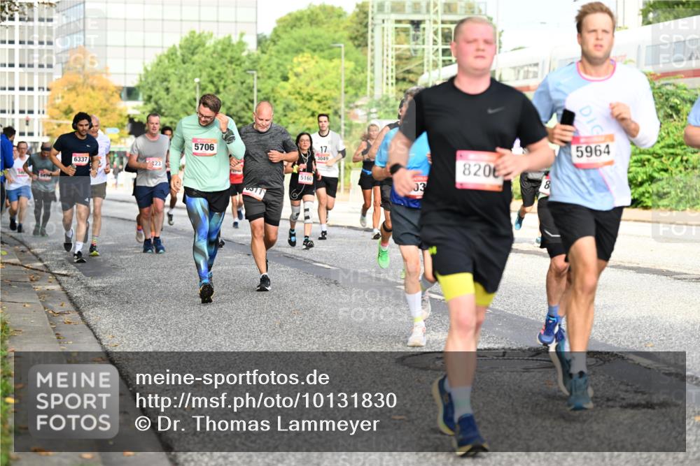 06.09.2026 - CURREX Alsterlauf Dr. Thomas Lammeyer http://msf.ph/oto/10131830 06.09.2026 09:55:26 Laufen 6337, 23, 5706, 5160, 17, 3049, 3, 8206, 21, 5964 meine-sportfotos.de