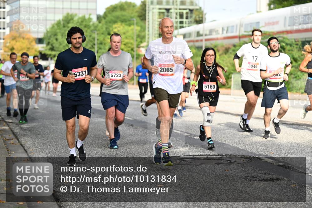 06.09.2026 - CURREX Alsterlauf Dr. Thomas Lammeyer http://msf.ph/oto/10131834 06.09.2026 09:55:30 Laufen 547, 5337, 5723, 2065, 5160, 17, 3049, 552 meine-sportfotos.de