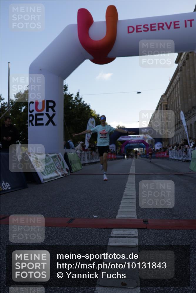 06.09.2026 - CURREX Alsterlauf Yannick Fuchs http://msf.ph/oto/10131843 06.09.2026 09:39:35 Ziel 2727, 2739, 3270, 3972, 4163, 4380, 5334, 5339, 5803 meine-sportfotos.de