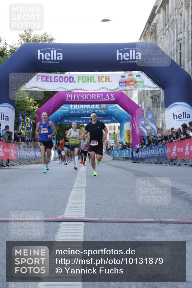 06.09.2026 - CURREX Alsterlauf Yannick Fuchs http://msf.ph/oto/10131879 06.09.2026 09:39:39 Ziel 2727, 3258, 4380, 5189, 5334, 5339, 5803 meine-sportfotos.de