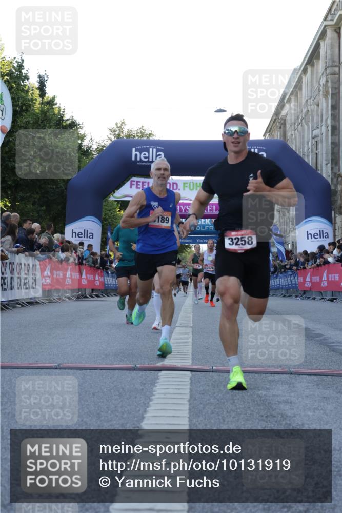 06.09.2026 - CURREX Alsterlauf Yannick Fuchs http://msf.ph/oto/10131919 06.09.2026 09:39:43 Ziel 2727, 3258, 3928, 4245, 4380, 5134, 5189, 5404, 6066 meine-sportfotos.de