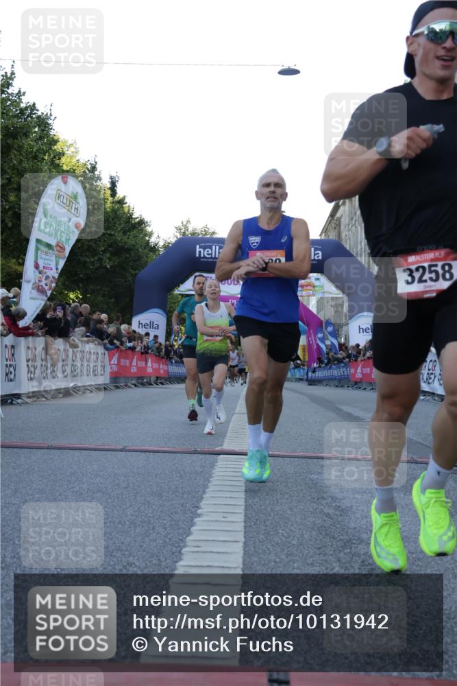 06.09.2026 - CURREX Alsterlauf Yannick Fuchs http://msf.ph/oto/10131942 06.09.2026 09:39:44 Ziel 3258, 3928, 4245, 4380, 4502, 5134, 5189, 5404, 6066, 8254 meine-sportfotos.de