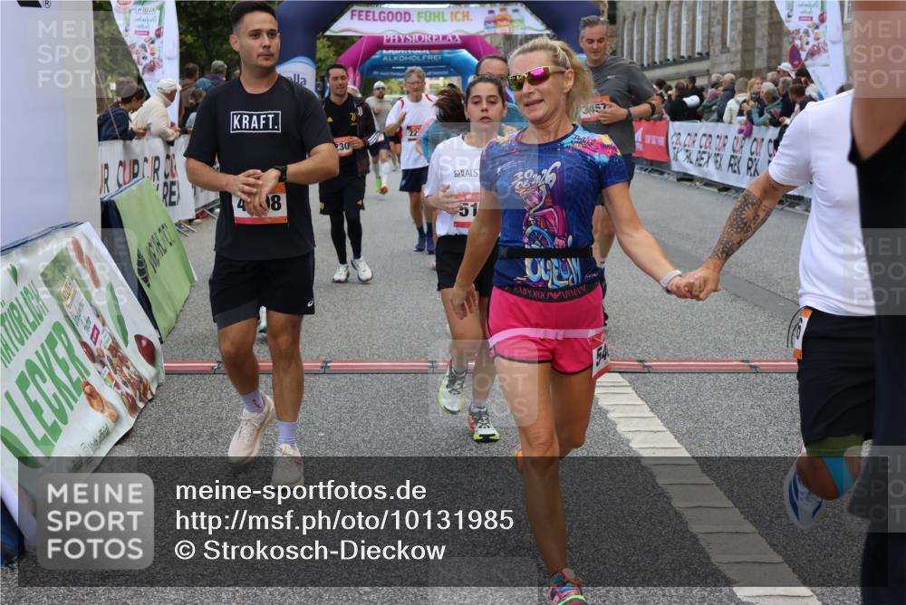 06.09.2026 - CURREX Alsterlauf Strokosch-Dieckow http://msf.ph/oto/10131985 06.09.2026 10:05:42 Ziel 2267, 2476, 2659, 3064, 3180, 3230, 3314, 3439, 3457, 4130, 4152, 4198, 4408, 4430, 4538, 5135, 5137, 5373, 5390, 5405, 5406, 5777, 6458 meine-sportfotos.de