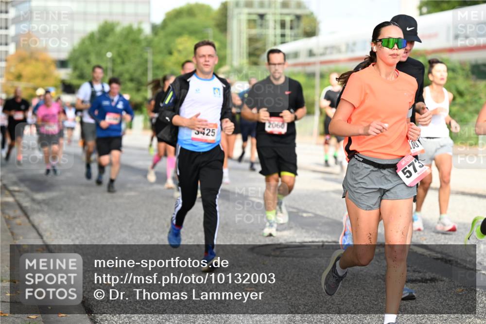 06.09.2026 - CURREX Alsterlauf Dr. Thomas Lammeyer http://msf.ph/oto/10132003 06.09.2026 09:55:49 Laufen 271, 30, 5425, 2060, 573 meine-sportfotos.de