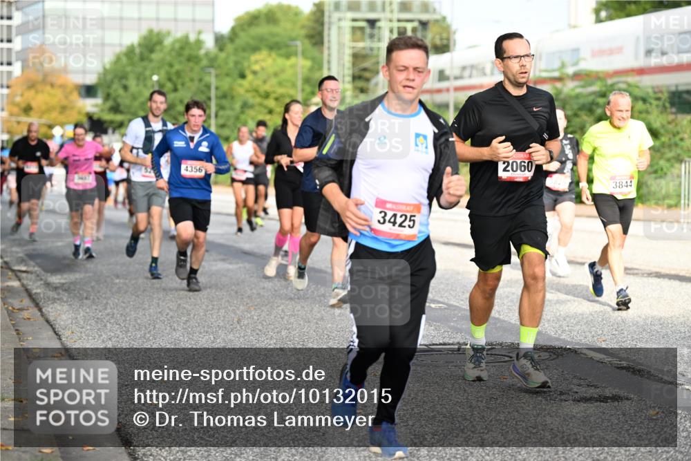 06.09.2026 - CURREX Alsterlauf Dr. Thomas Lammeyer http://msf.ph/oto/10132015 06.09.2026 09:55:50 Laufen 4356, 3425, 2060, 3844 meine-sportfotos.de