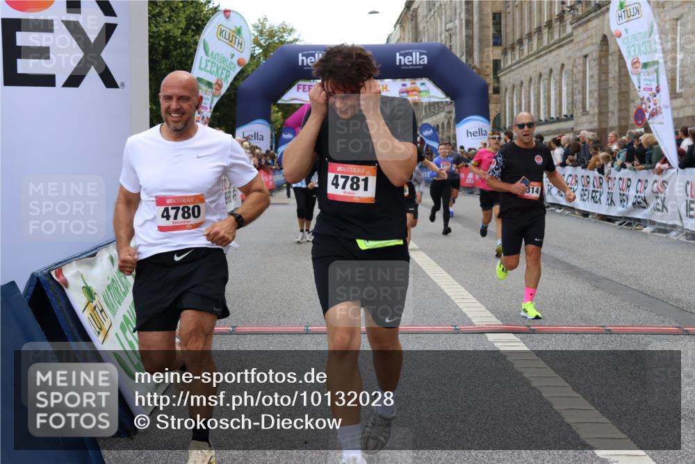 06.09.2026 - CURREX Alsterlauf Strokosch-Dieckow http://msf.ph/oto/10132028 06.09.2026 09:53:00 Ziel 2336, 2438, 2464, 2465, 2930, 3594, 3913, 3954, 3971, 4329, 4780, 4781, 5048, 5253, 5522, 6062, 6141, 6156, 6314, 8025, 8190, 8334 meine-sportfotos.de