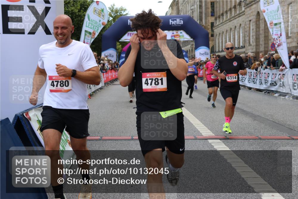 06.09.2026 - CURREX Alsterlauf Strokosch-Dieckow http://msf.ph/oto/10132045 06.09.2026 09:53:01 Ziel 2336, 2438, 2464, 2465, 2930, 3594, 3913, 3954, 3971, 4329, 4780, 4781, 5048, 5253, 5522, 6062, 6141, 6156, 6314, 8025, 8190, 8334 meine-sportfotos.de