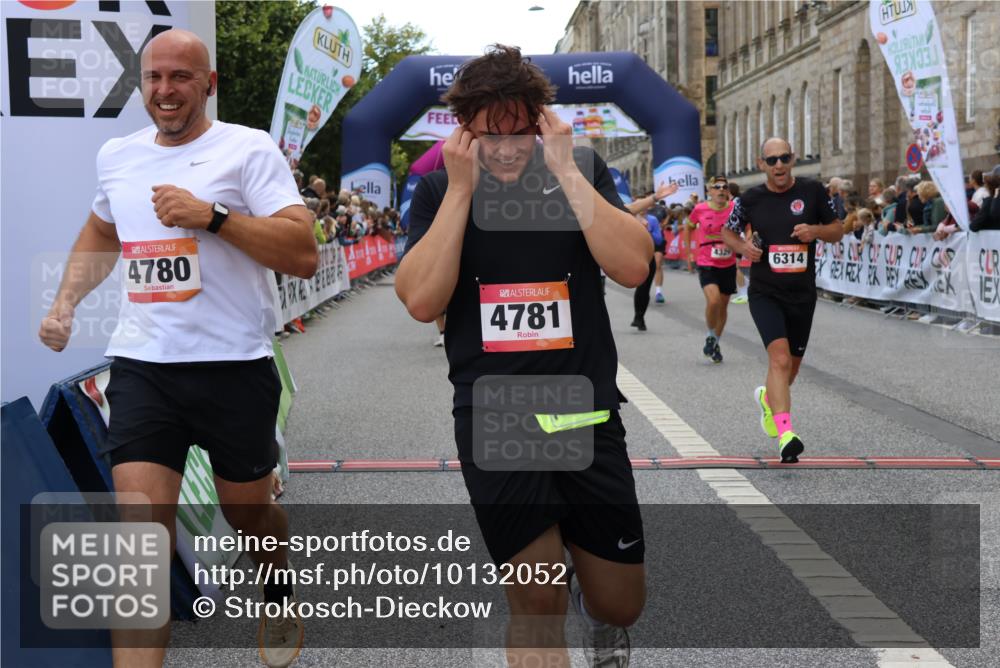 06.09.2026 - CURREX Alsterlauf Strokosch-Dieckow http://msf.ph/oto/10132052 06.09.2026 09:53:01 Ziel 2336, 2438, 2464, 2465, 2930, 3594, 3913, 3954, 3971, 4329, 4780, 4781, 5048, 5253, 5522, 6062, 6141, 6156, 6314, 8025, 8190, 8334 meine-sportfotos.de