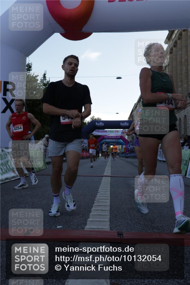 06.09.2026 - CURREX Alsterlauf Yannick Fuchs http://msf.ph/oto/10132054 06.09.2026 09:39:49 Ziel 3258, 3928, 4245, 4502, 5134, 5189, 5404, 5927, 5996, 6066, 6261, 8254 meine-sportfotos.de