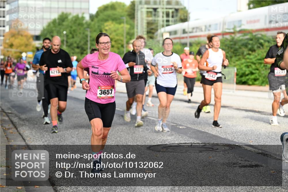 06.09.2026 - CURREX Alsterlauf Dr. Thomas Lammeyer http://msf.ph/oto/10132062 06.09.2026 09:55:54 Laufen 6213, 3657, 2221, 3535, 3542, 2244 meine-sportfotos.de