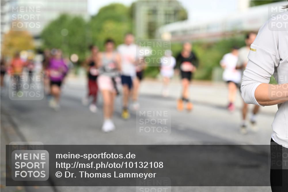 06.09.2026 - CURREX Alsterlauf Dr. Thomas Lammeyer http://msf.ph/oto/10132108 06.09.2026 09:56:00 Laufen  meine-sportfotos.de