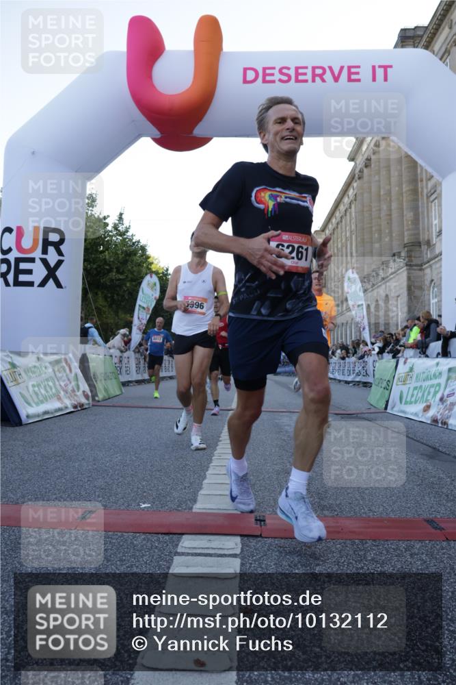 06.09.2026 - CURREX Alsterlauf Yannick Fuchs http://msf.ph/oto/10132112 06.09.2026 09:39:55 Ziel 2858, 3667, 3731, 3950, 4079, 4175, 4502, 5134, 5152, 5404, 5927, 5996, 6261, 8012, 8254 meine-sportfotos.de