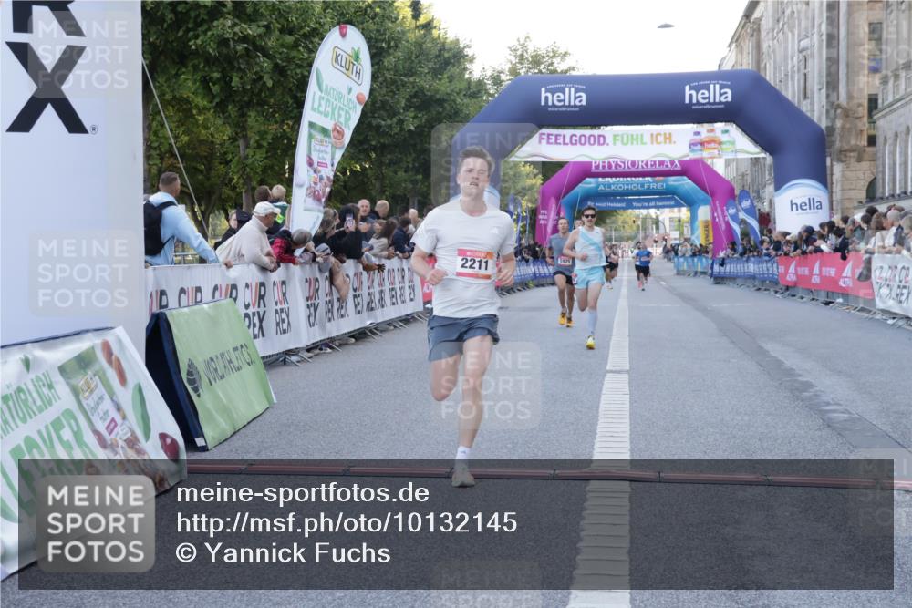 06.09.2026 - CURREX Alsterlauf Yannick Fuchs http://msf.ph/oto/10132145 06.09.2026 09:40:05 Ziel 2211, 3300, 3950, 4079, 4175, 4699, 5925 meine-sportfotos.de