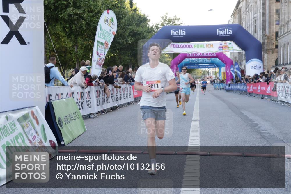 06.09.2026 - CURREX Alsterlauf Yannick Fuchs http://msf.ph/oto/10132156 06.09.2026 09:40:05 Ziel 2211, 3300, 3950, 4079, 4175, 4699, 5925 meine-sportfotos.de