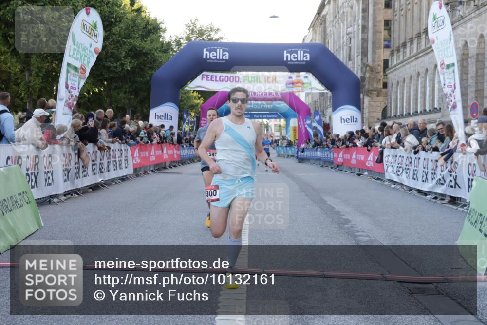 06.09.2026 - CURREX Alsterlauf Yannick Fuchs http://msf.ph/oto/10132161 06.09.2026 09:40:07 Ziel 2211, 3300, 4079, 4175, 4699, 5150, 5925 meine-sportfotos.de