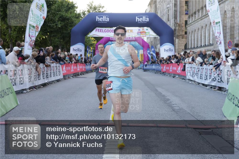 06.09.2026 - CURREX Alsterlauf Yannick Fuchs http://msf.ph/oto/10132173 06.09.2026 09:40:08 Ziel 2211, 2831, 3300, 4699, 5150, 5925 meine-sportfotos.de